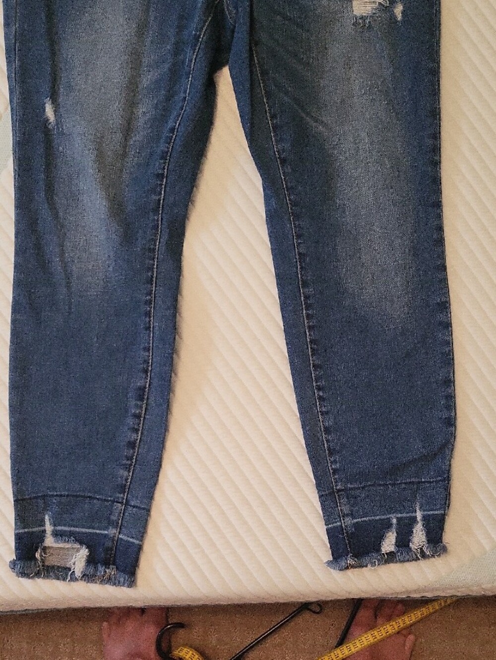 Judy Blue Medium Blue Distressed Cropped Jeans - Picture 5 of 6